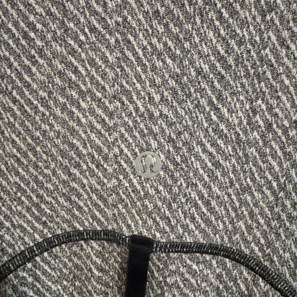 Lululemon define jacket size 6 - Picture 5 of 5